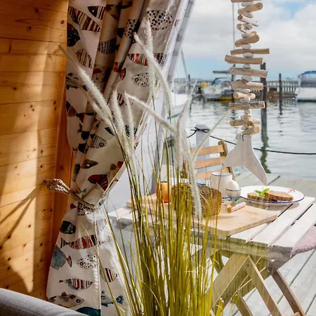 Hausboot Captain Hook Tekne